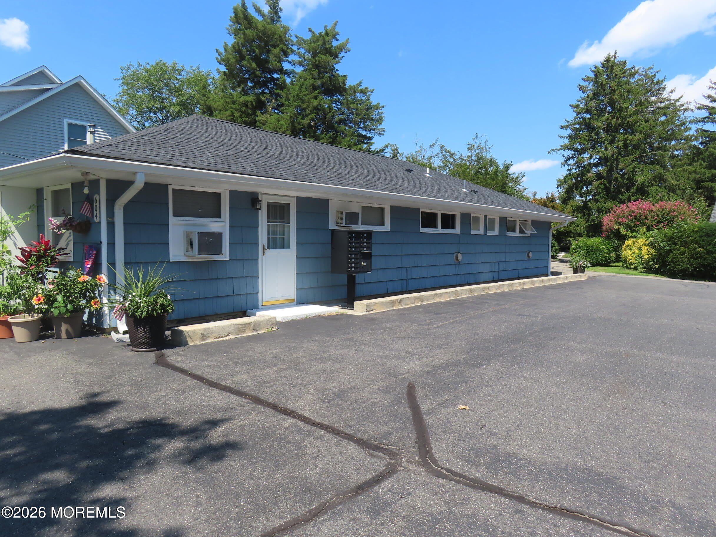 602 Harris Avenue – photo 1 of 17