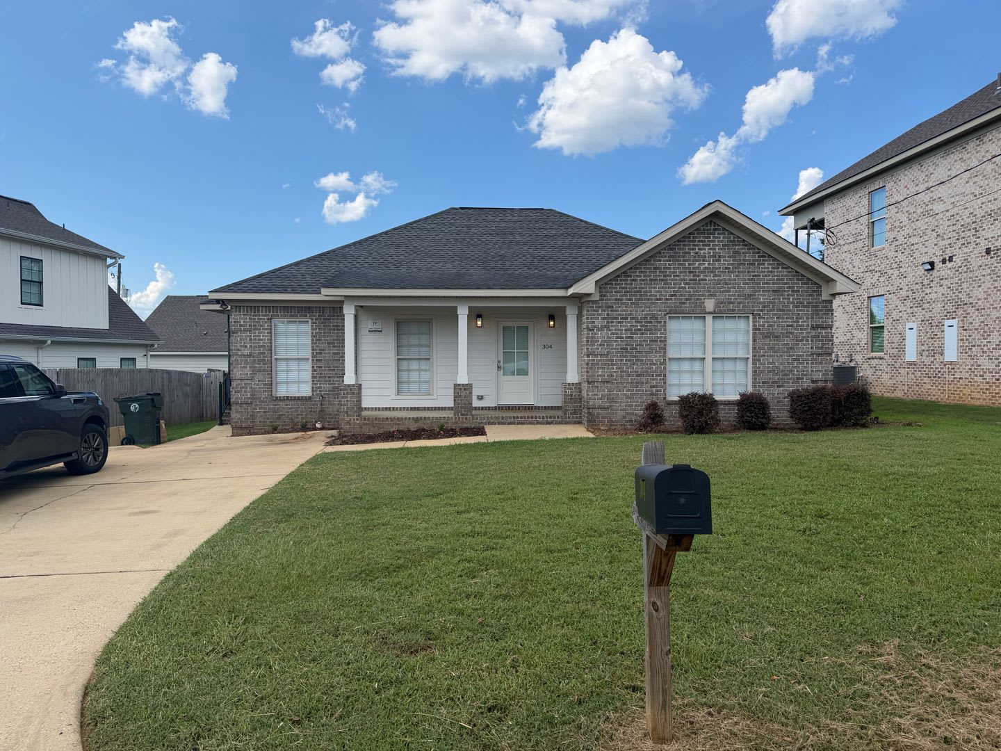 LEASING FOR FALL 2027 3 Bed/3 Bath Forest Lake Home less than a mile from campus! – photo 1