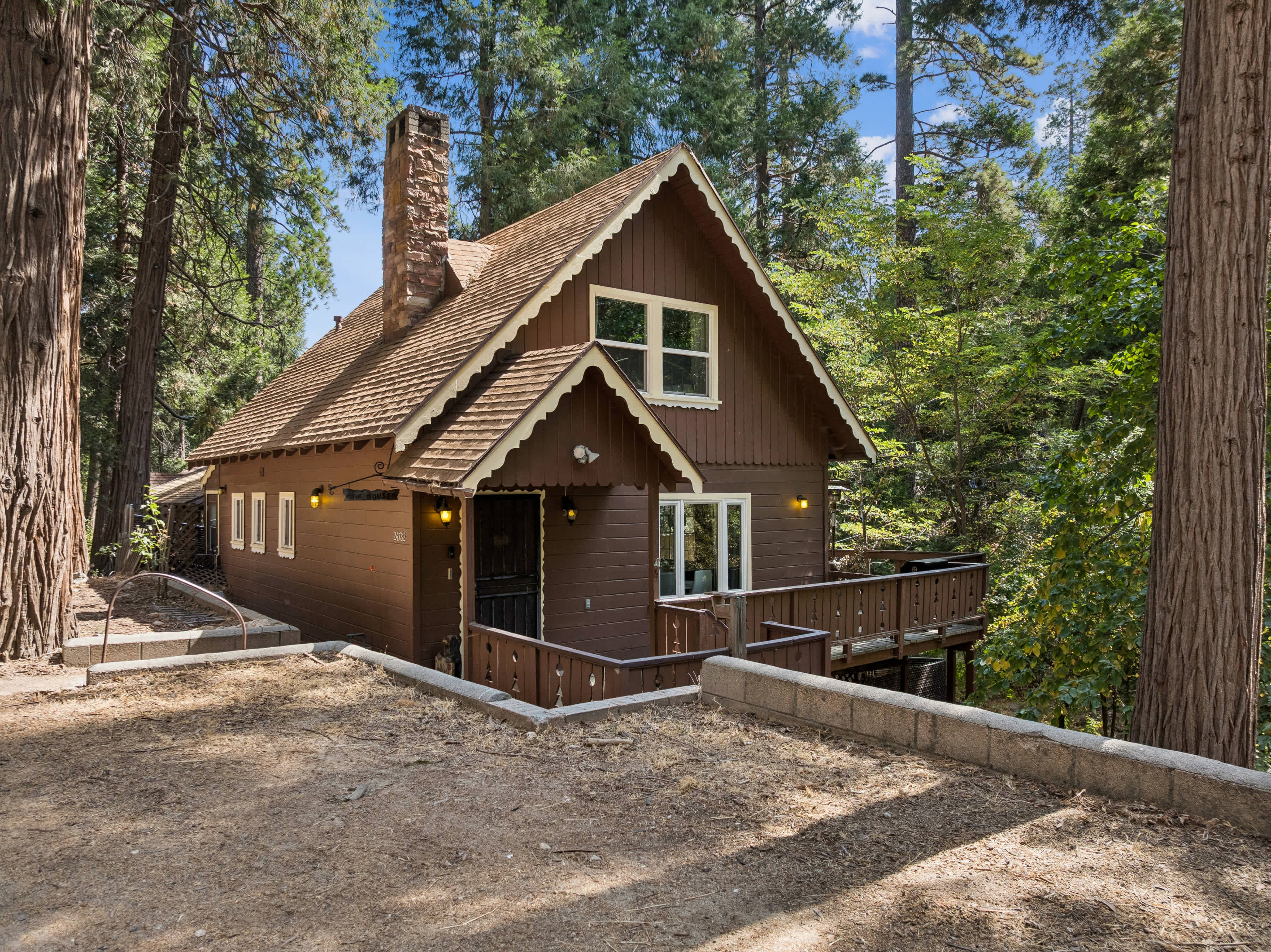 24782 Faulhorn Dr – photo 1 of 16