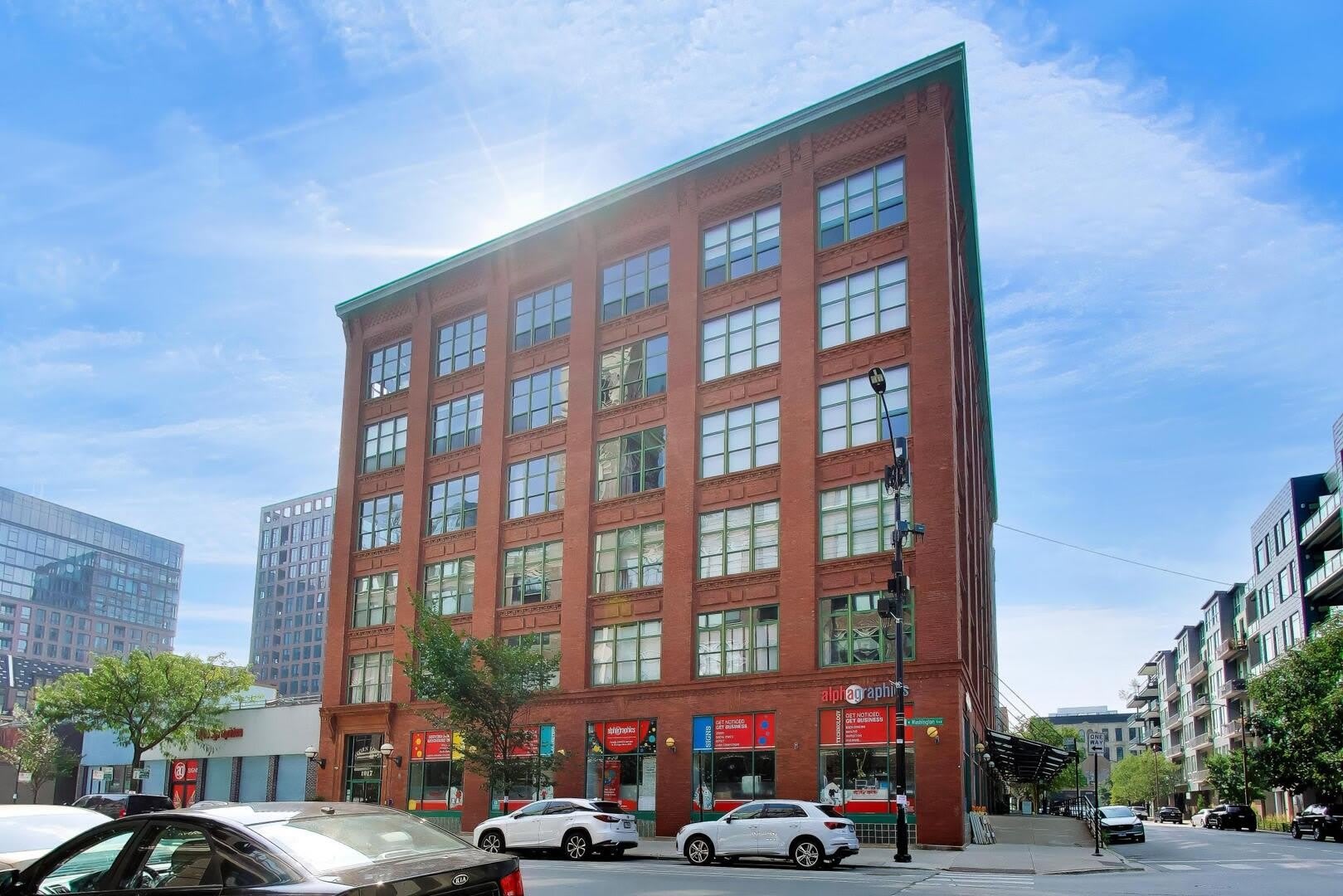 1017 W Washington Boulevard – photo 1