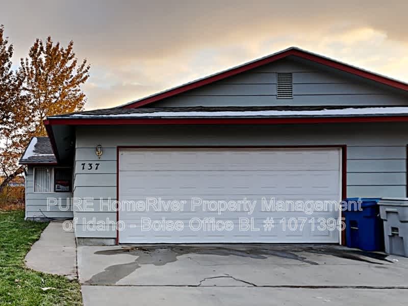 737 Amanita St – photo 1 of 21