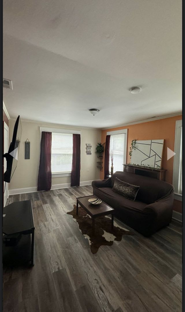 Room in 2 Bedroom Home at Kerr St NW – photo 1 of 6