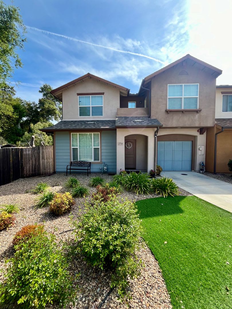 Oak Haven Village 3 Bedroom 2.5 Bath Single Family Home Available 9/11/2026 **DO NOT DISTURB TENANT** – photo 1