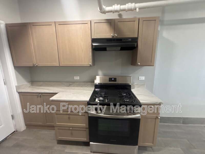 658 E 81st St – photo 1