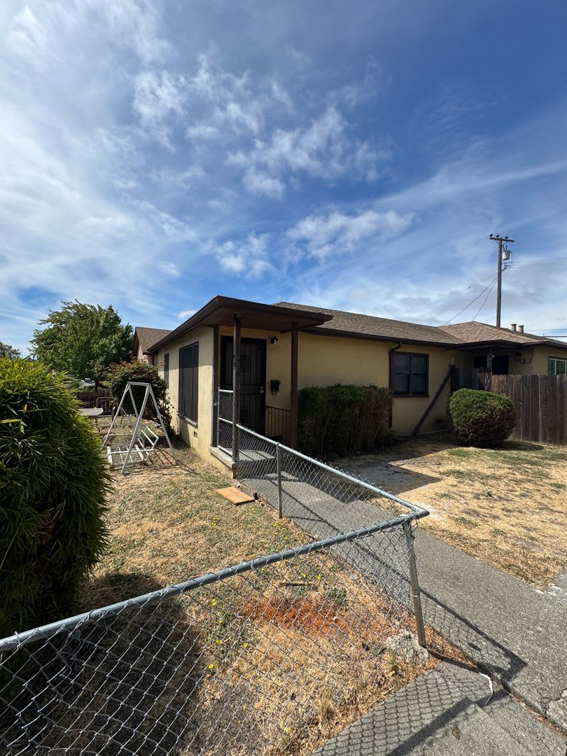 49 Amp 53 Mosswood Avenue – photo 1 of 108