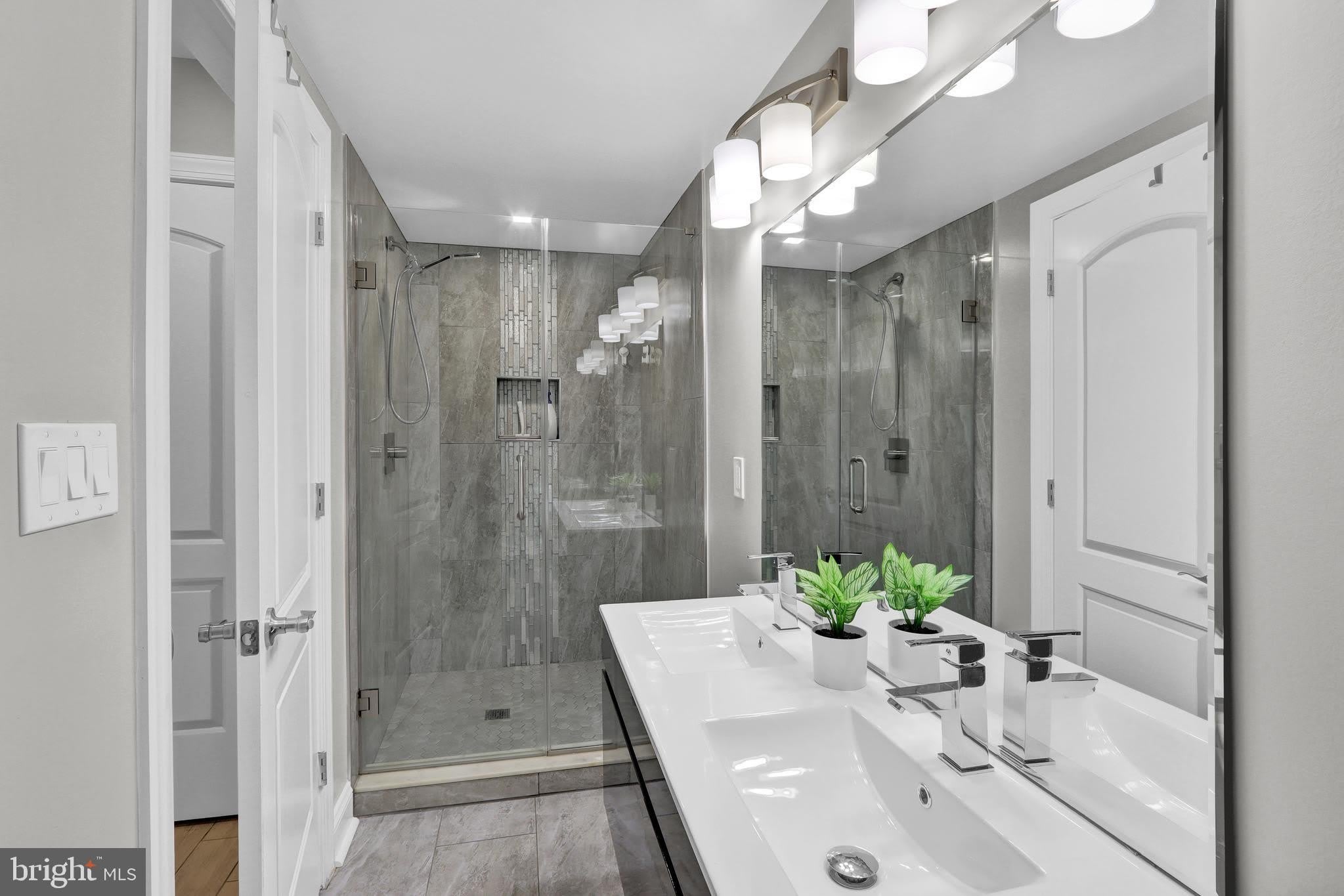 1167 Morse Street Ne – photo 1