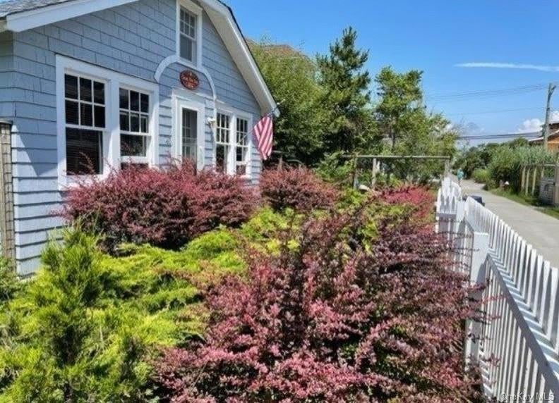 40 Bungalow Walk – photo 1 of 23