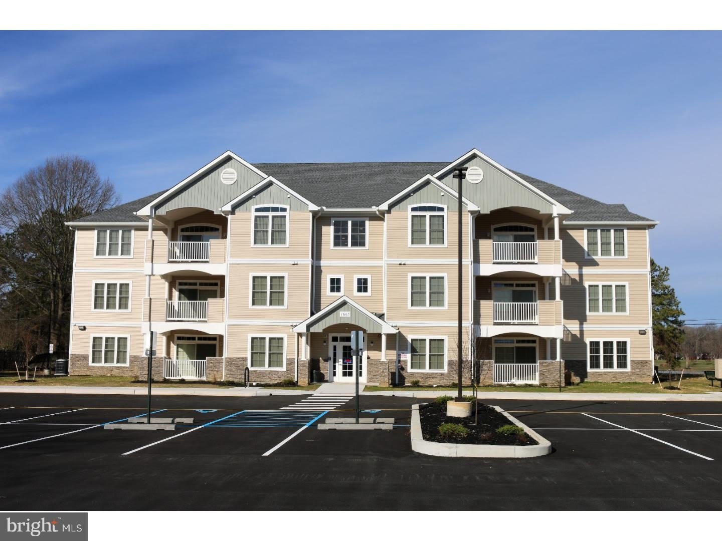 1665 KENTON Road – photo 1