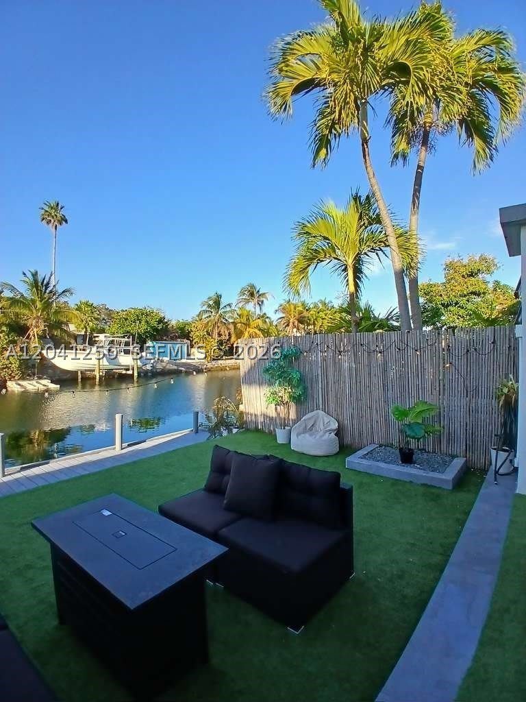 1937 NE 123rd St – photo 1