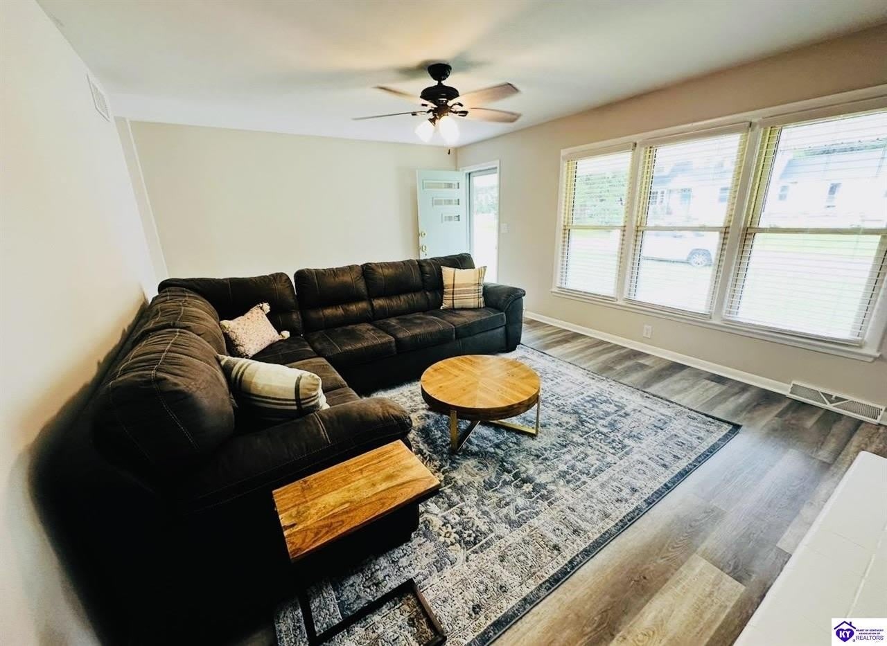 114 Logan Avenue – photo 1