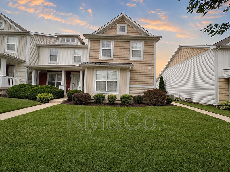 213 Countryshire – photo 1 of 32