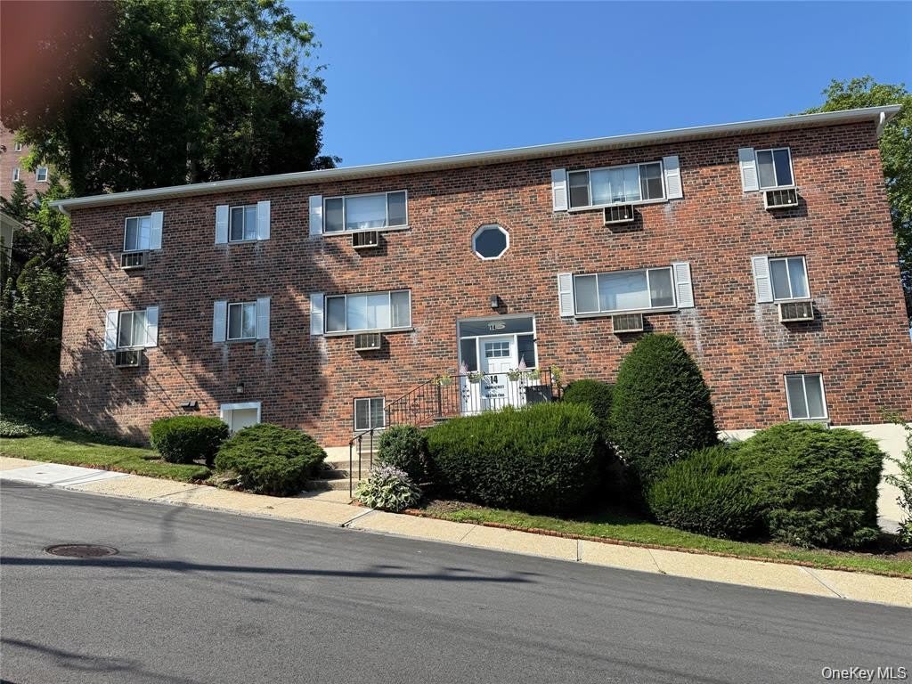 14 Grant Street – photo 1 of 5