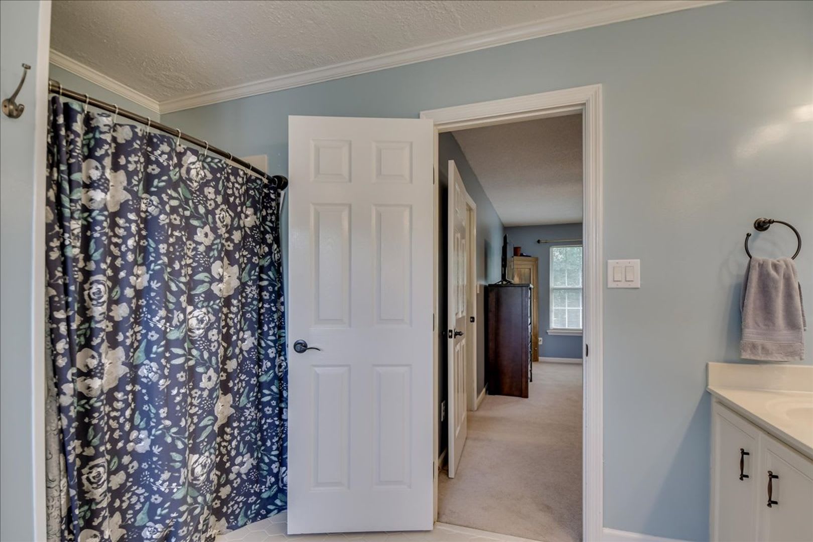 Home For Rent – photo 1