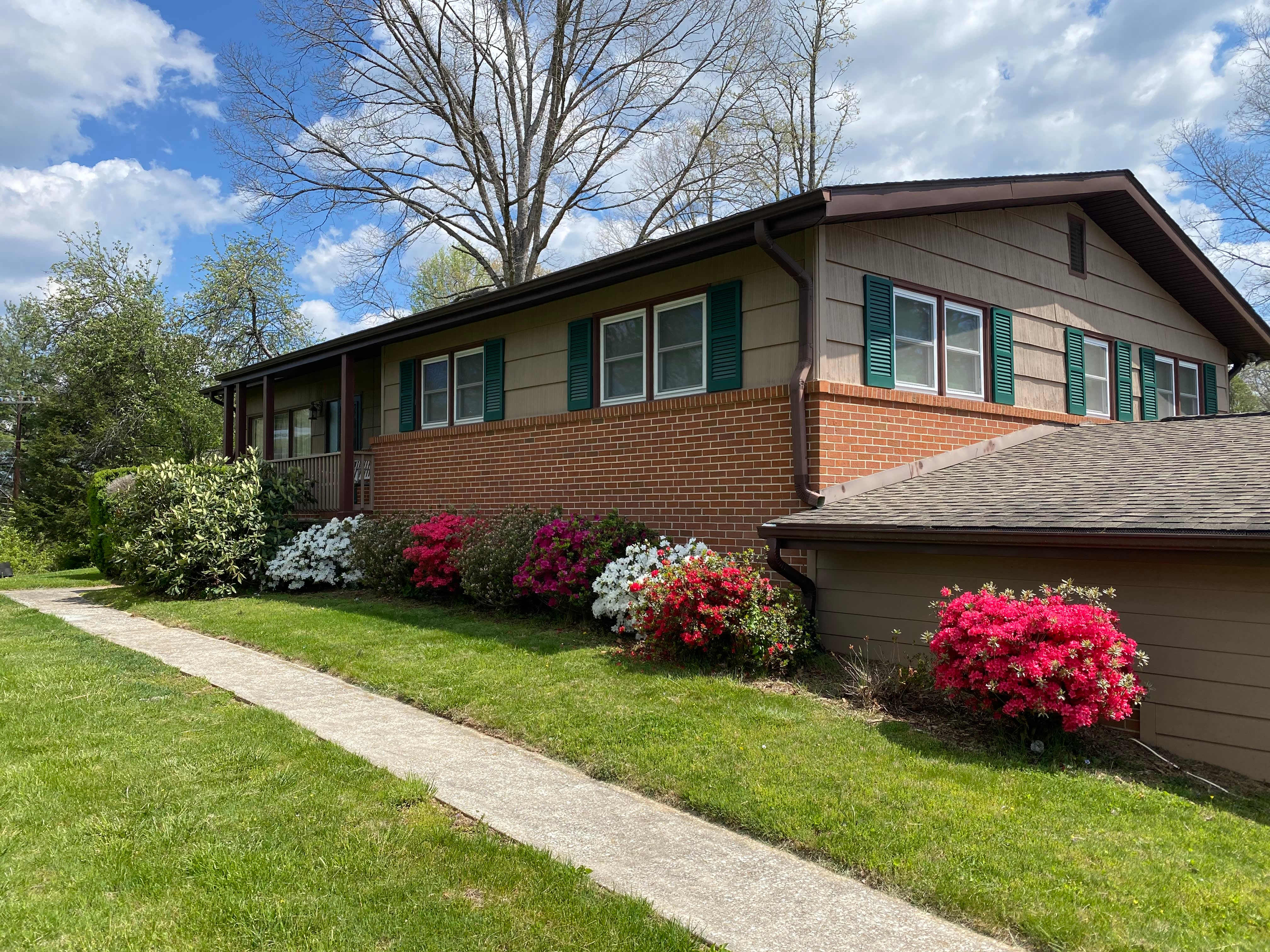 111 Clement Dr – photo 1 of 23