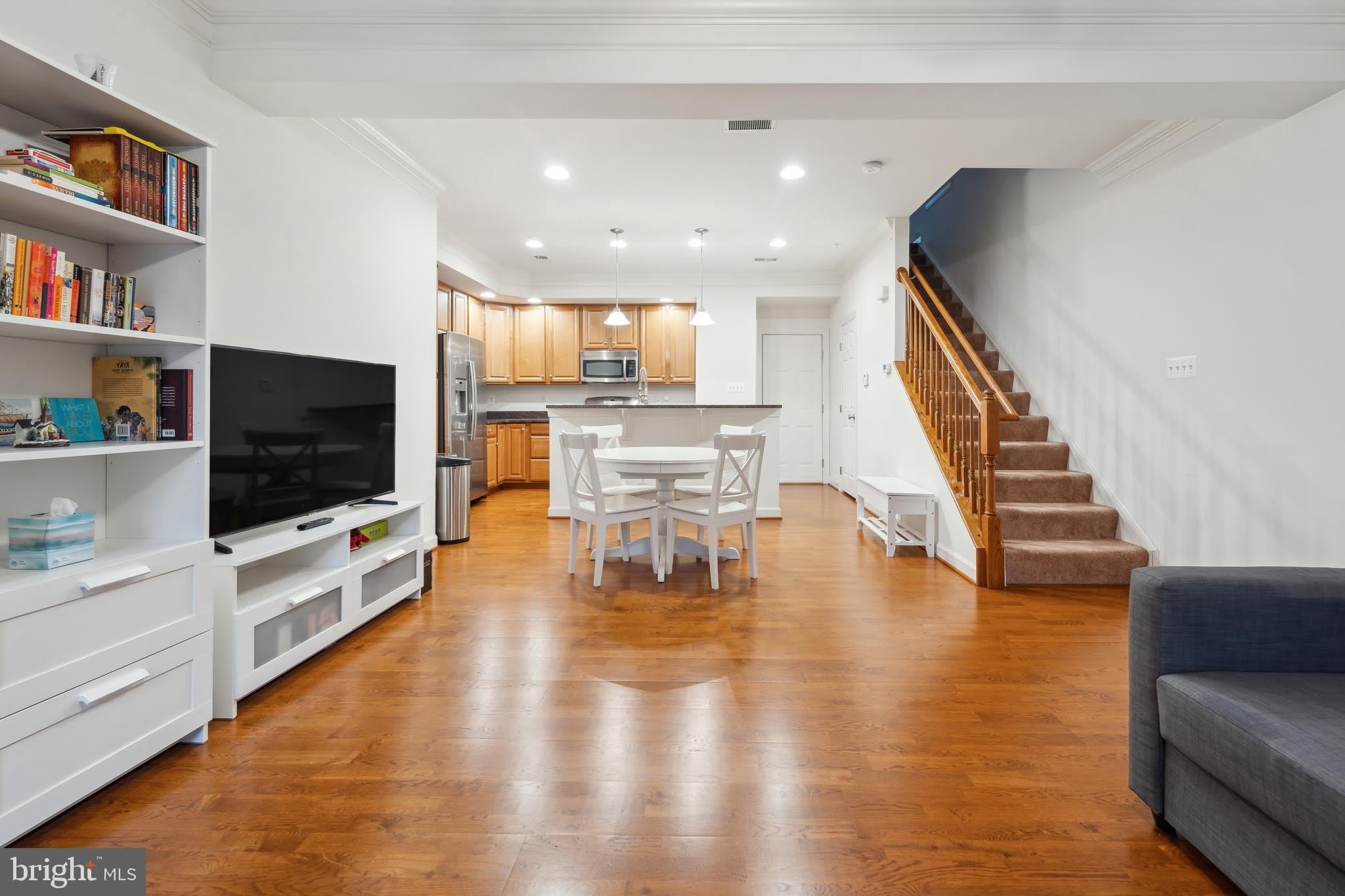5722 CALLCOTT Way – photo 1 of 35