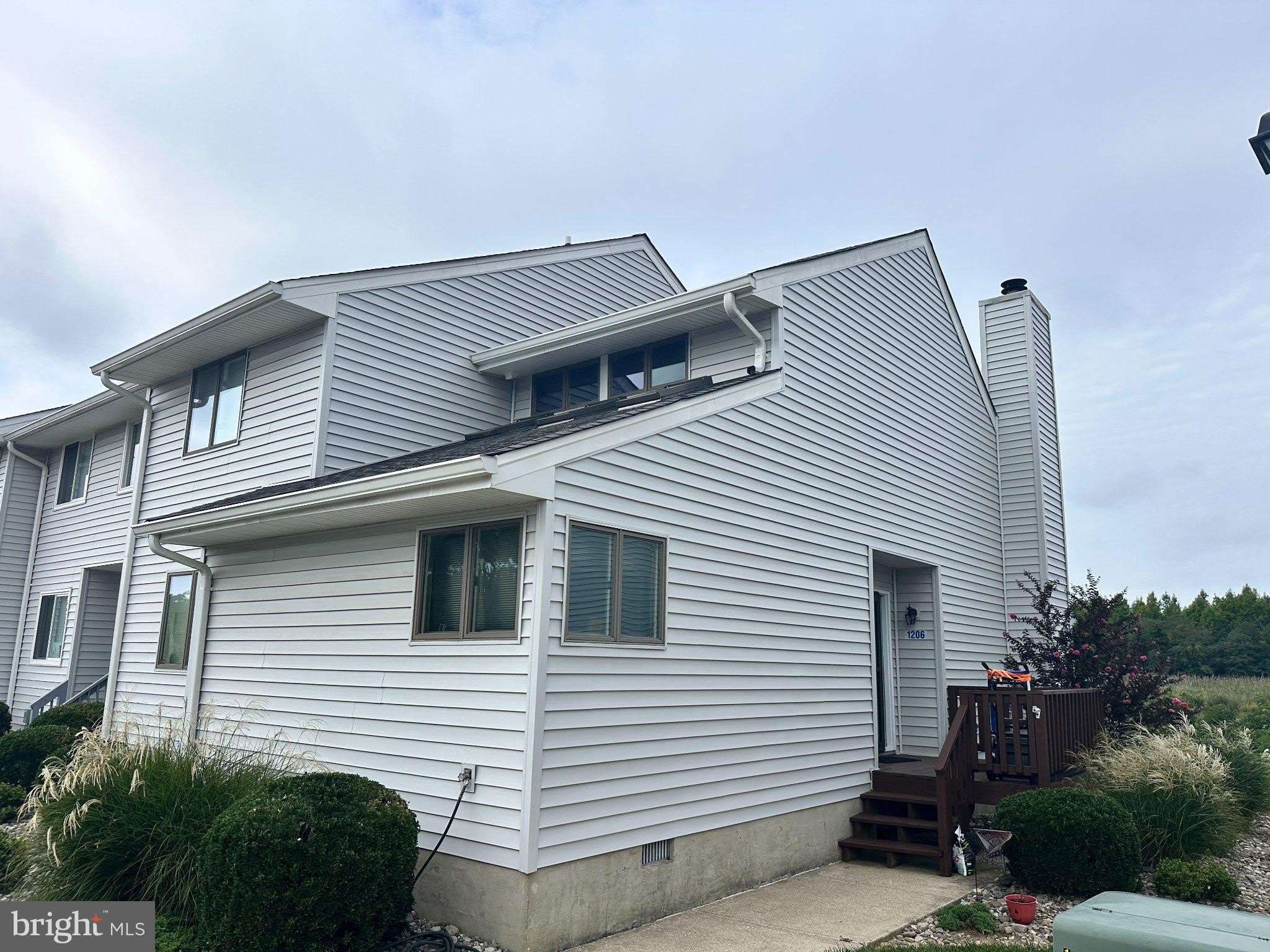 1206 MARION QUIMBY Drive – photo 1 of 3