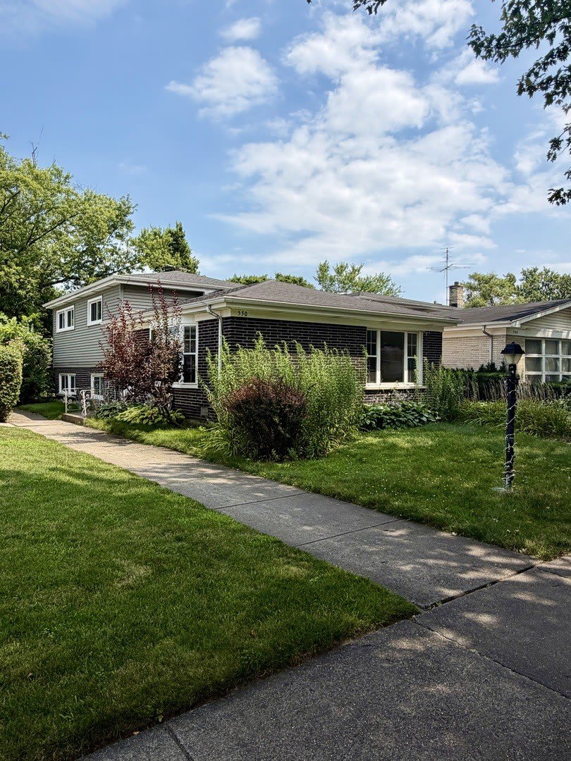 550 LARAMIE Avenue – photo 1 of 11