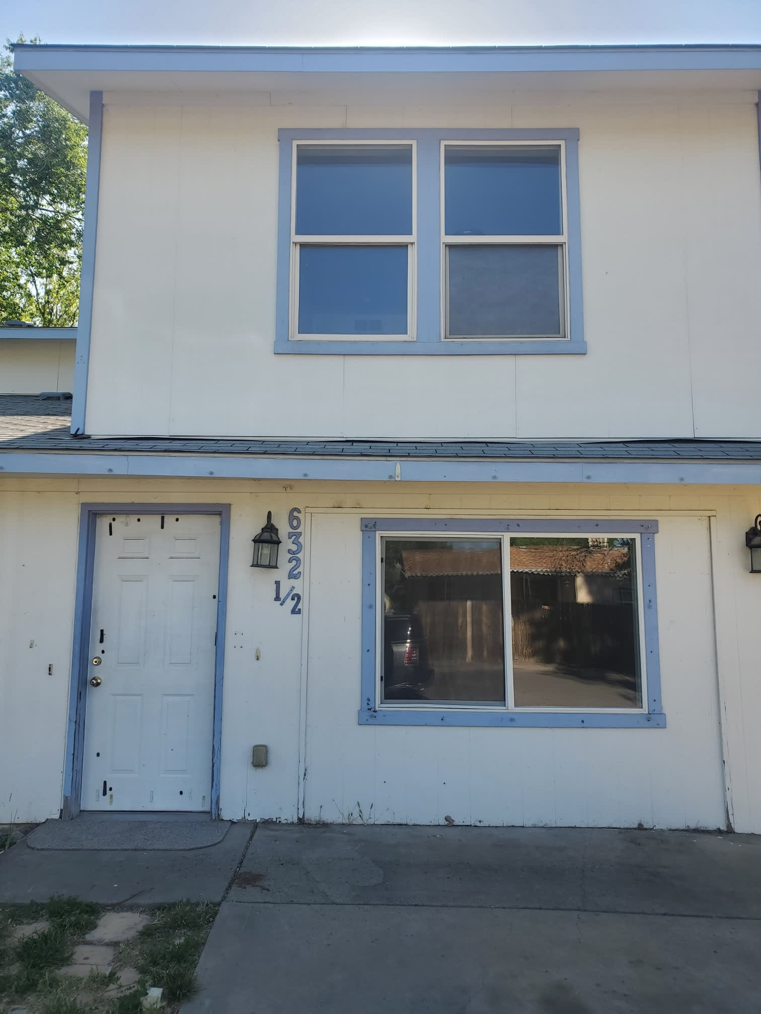 632 1/2 Colony Road – photo 1 of 8