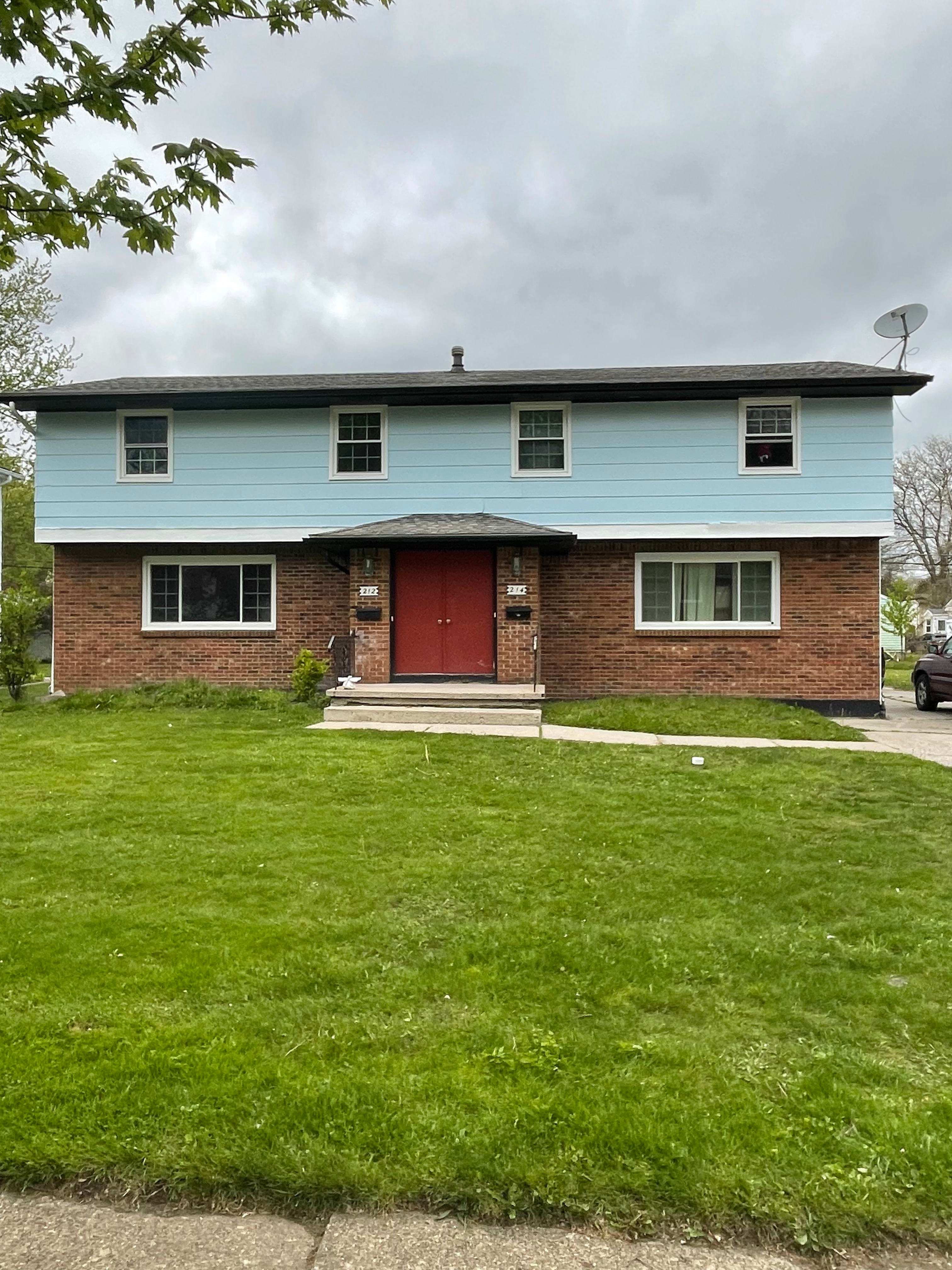 212 Sunshine Dr – photo 1 of 30