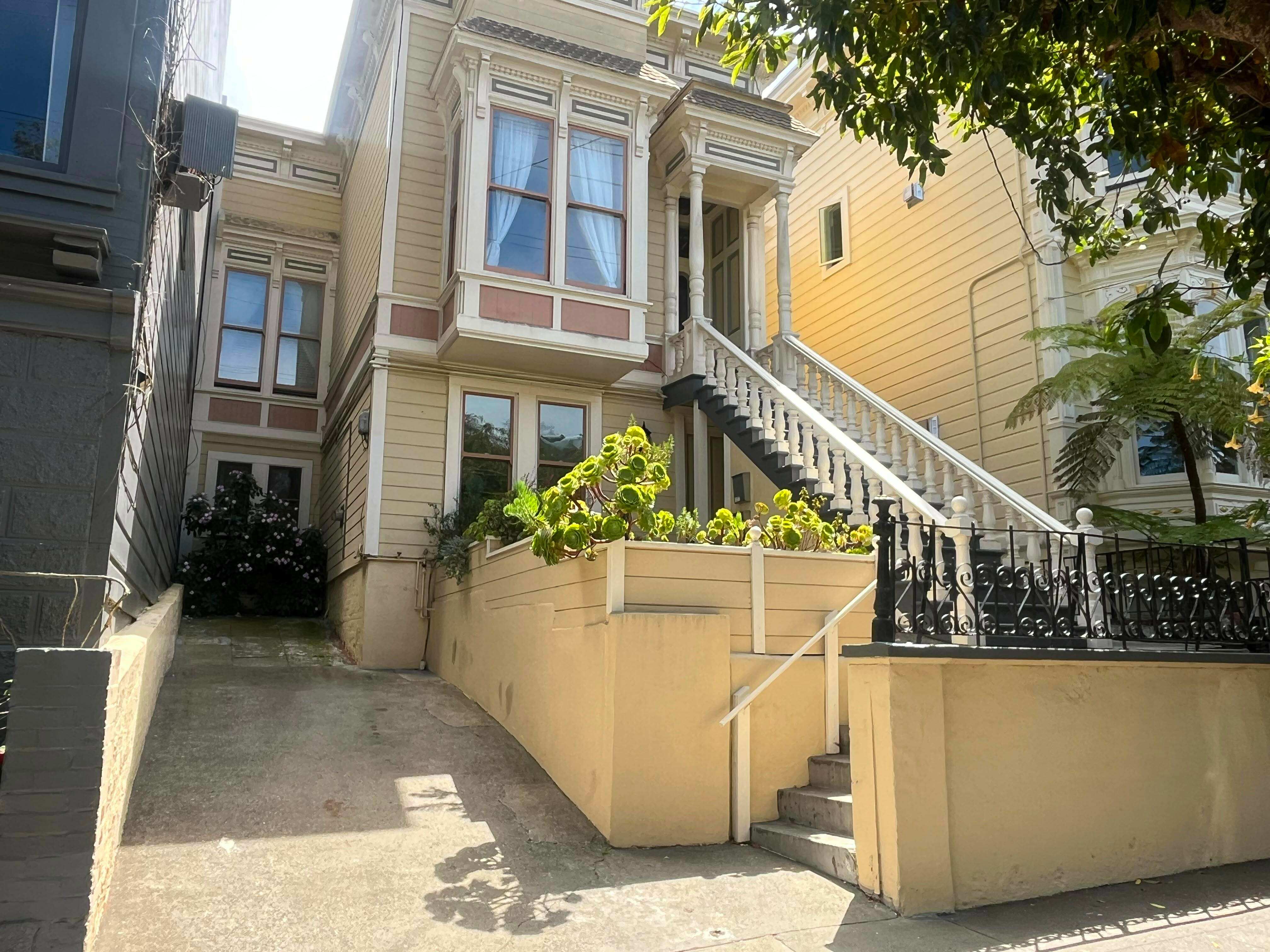 1279 Page Street – photo 1