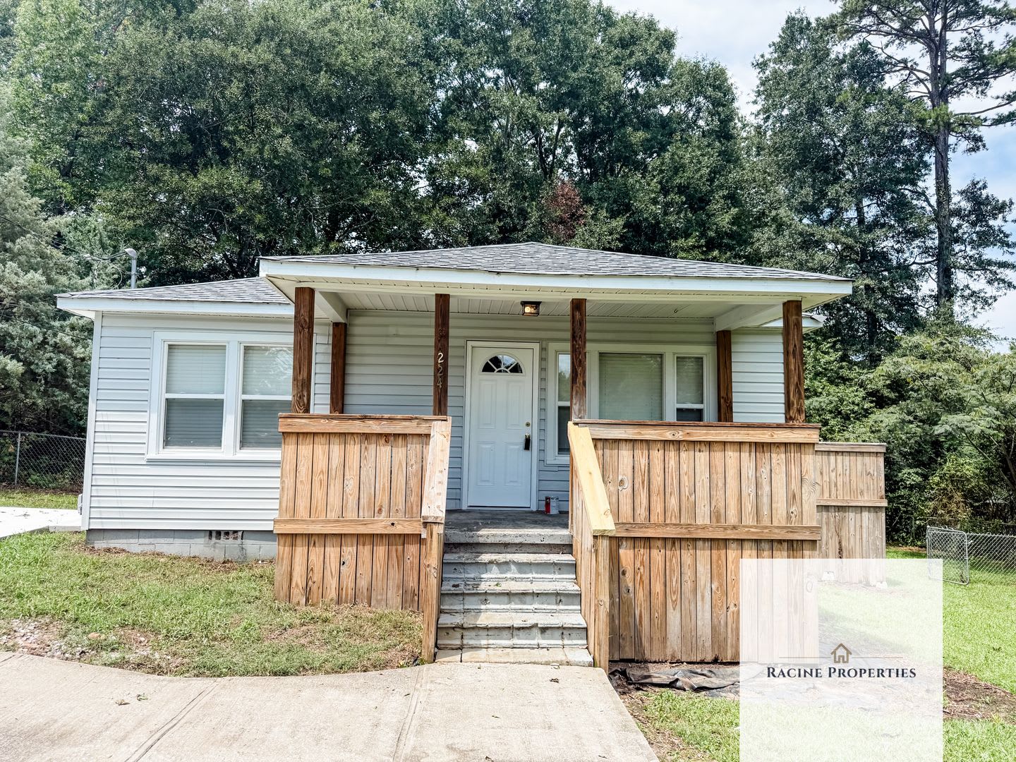 2 Bd/1 Ba Minutes from Downtown TR! – photo 1 of 12