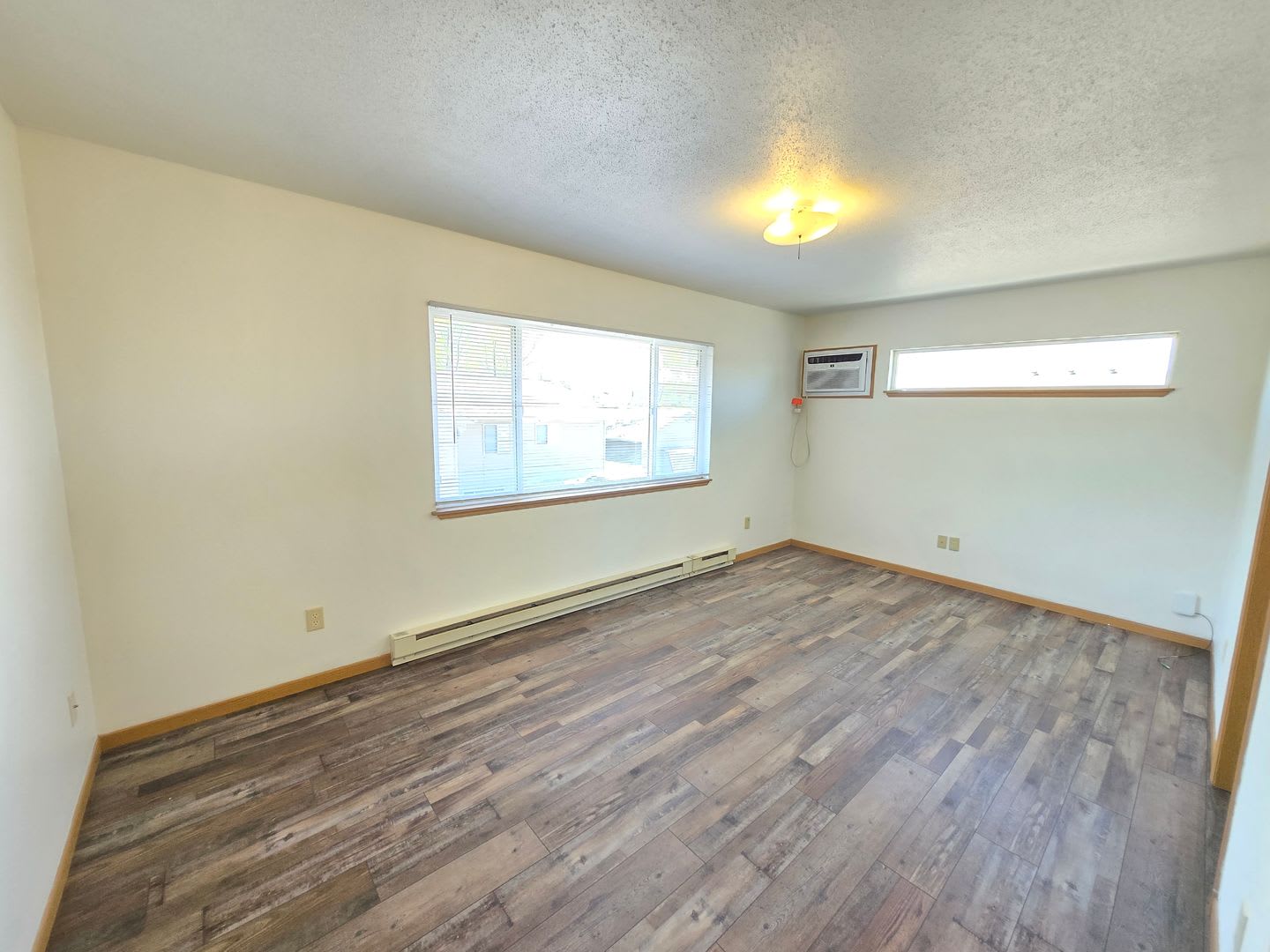 421 S. Williams Ave Apartments – photo 1 of 7