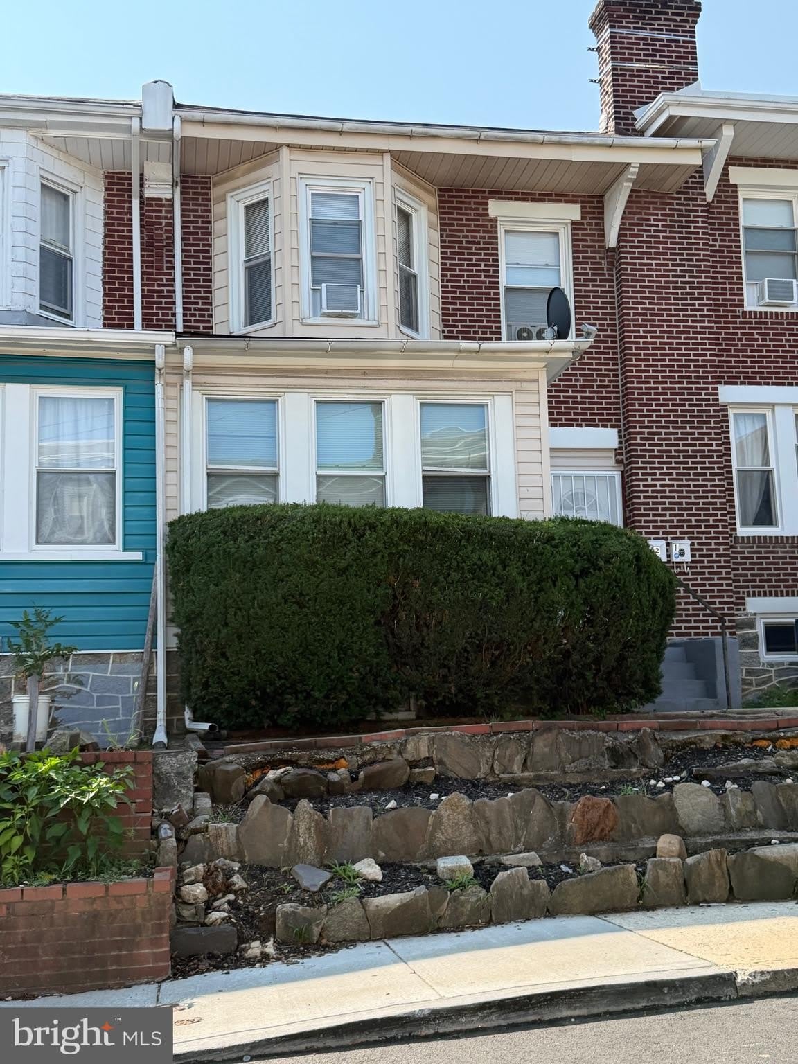 27 SUNSHINE Road – photo 1 of 13