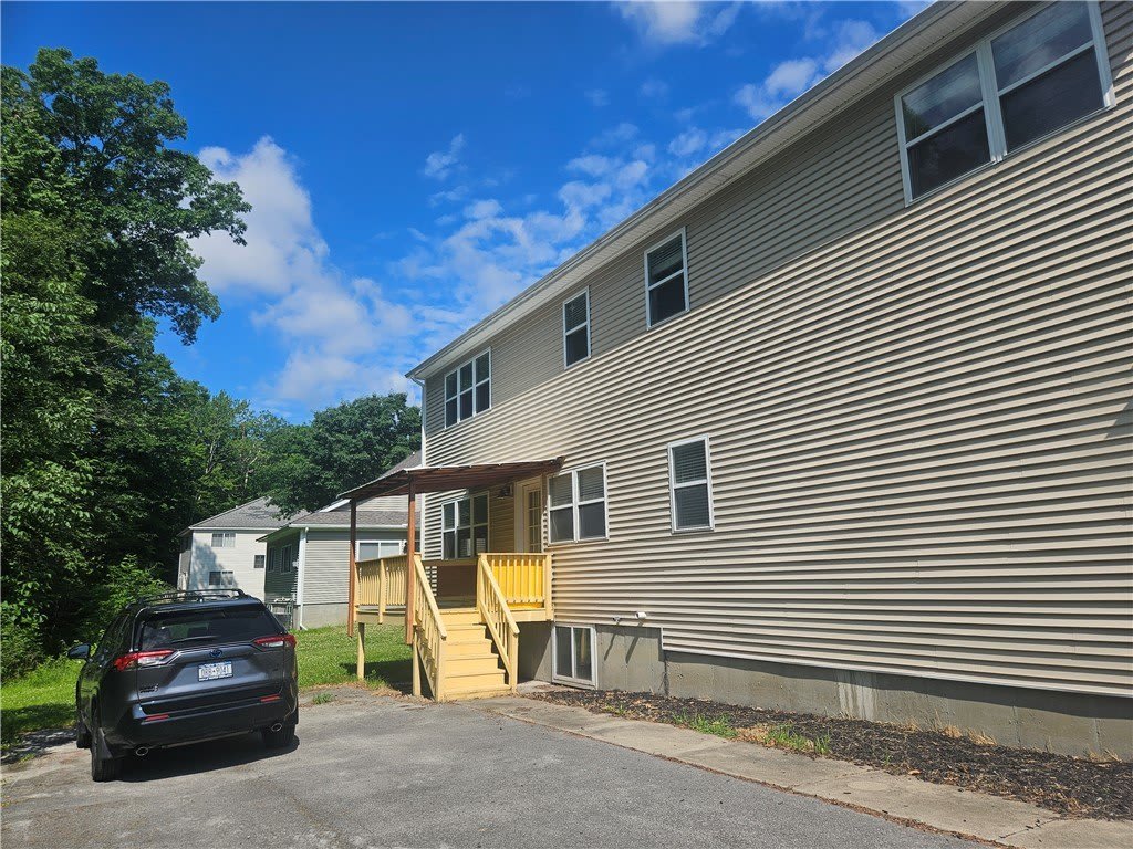 7 Sanctuary Drive – photo 1 of 17