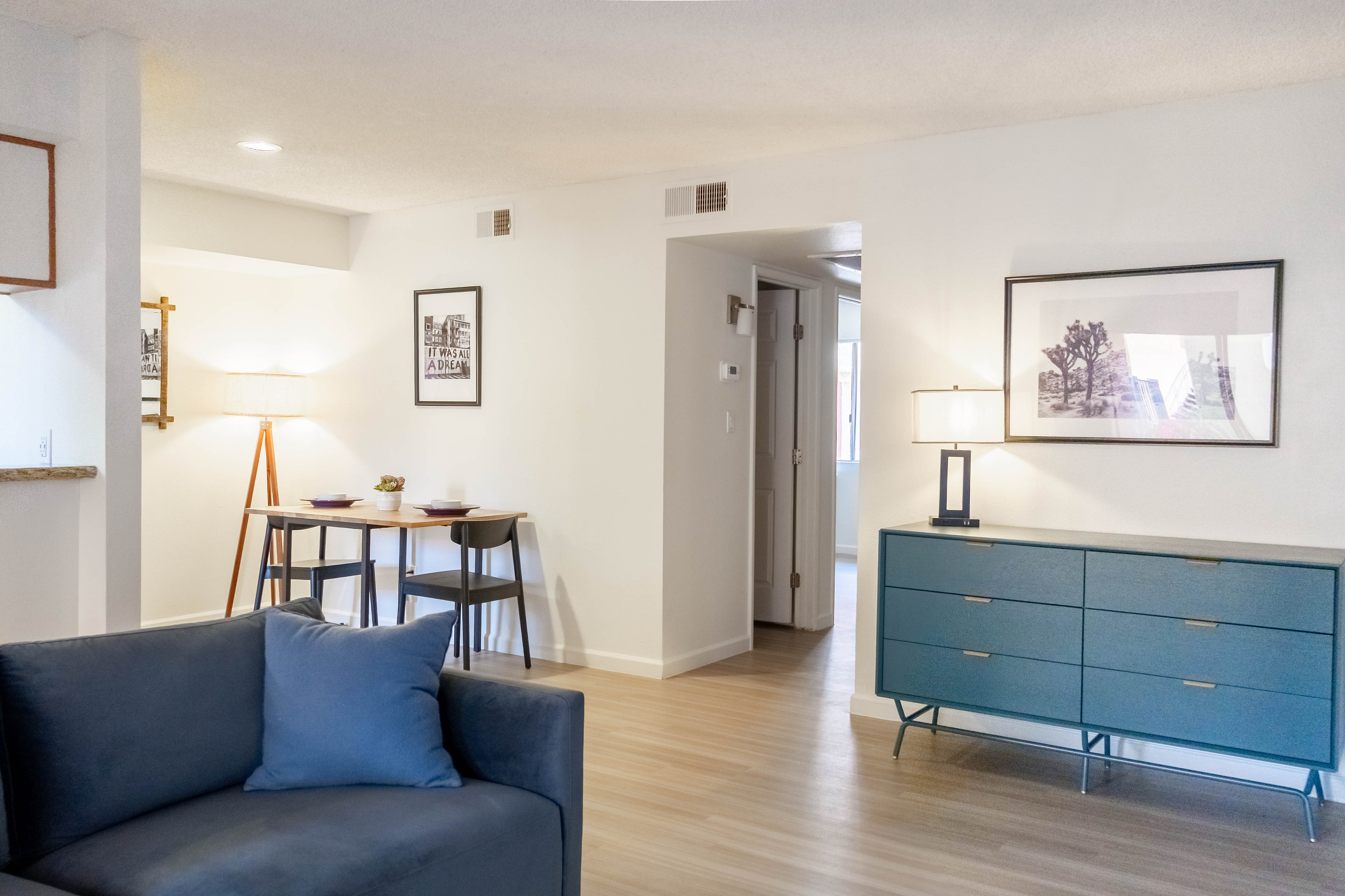 La Paloma Apartments – photo 1