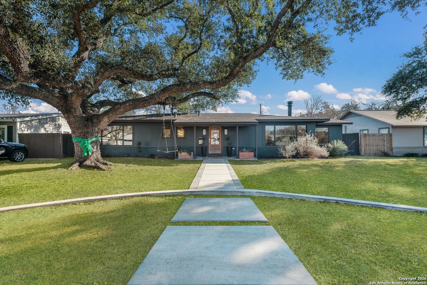 130 Brees Blvd – photo 1