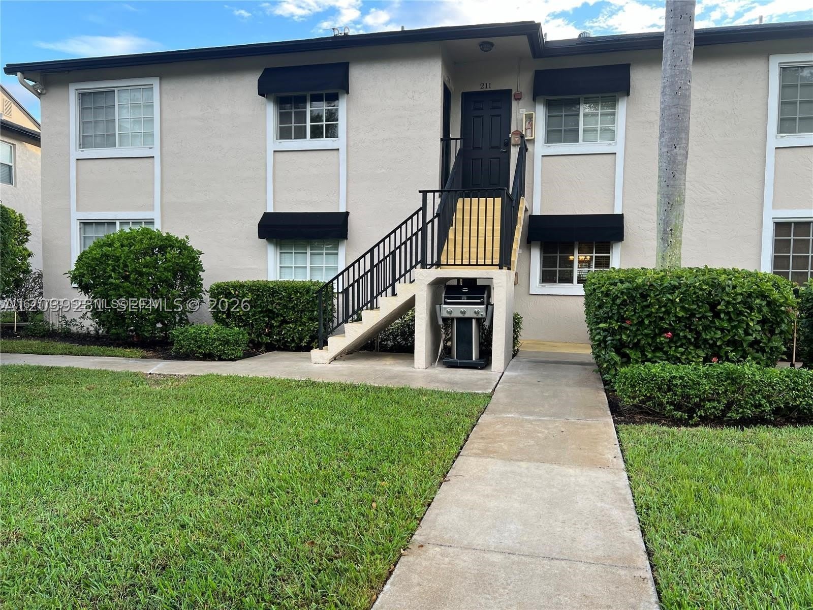 4000 Crystal Lake Dr – photo 1