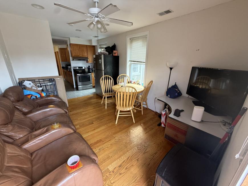 10 Moreland St. – photo 1