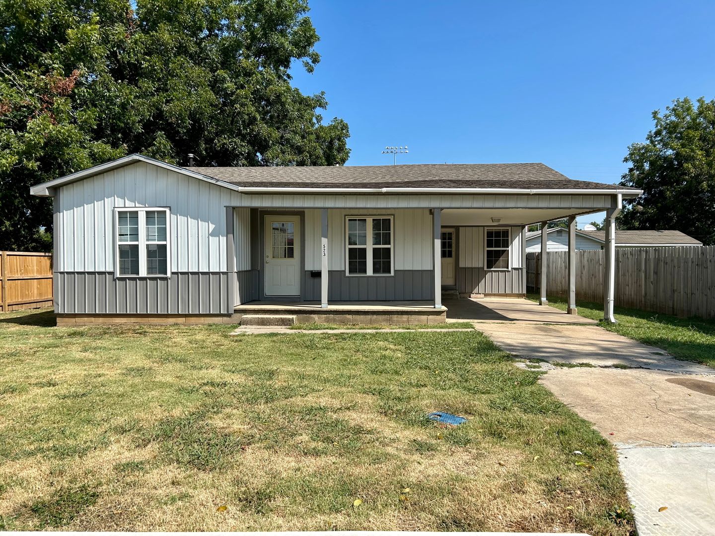 Completely Remodeled 3 Bedroom 1 Bath House New Privacy Fence – photo 1 of 32