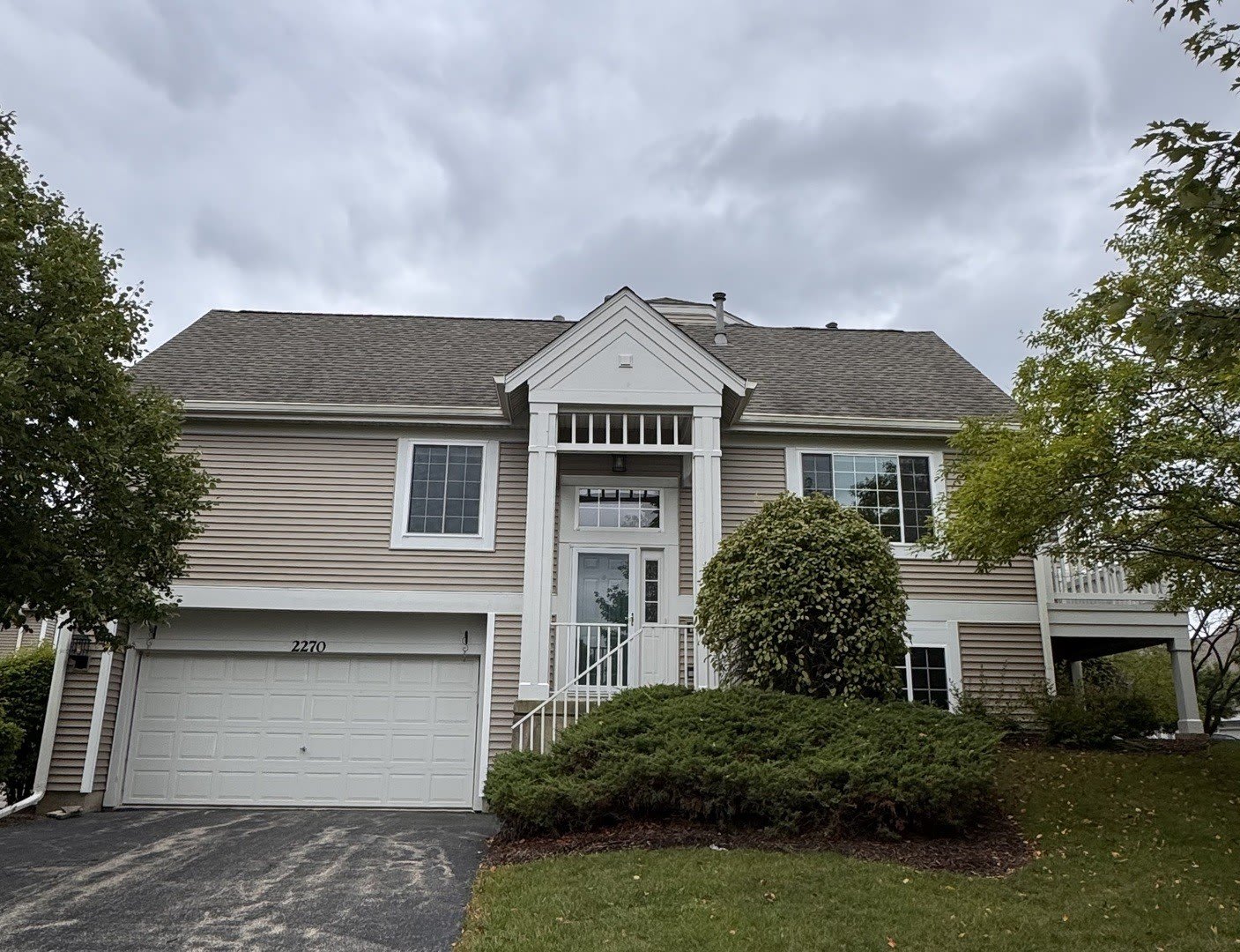 2270 Twilight Drive – photo 1 of 10