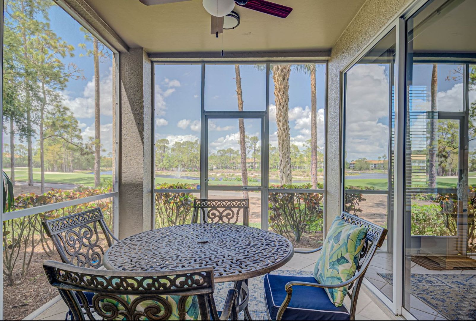 Golf Enthusiasts Prestigious Vanderbilt Country Club Stunning 2 Bed 2 Bath Plus Den Home – photo 1