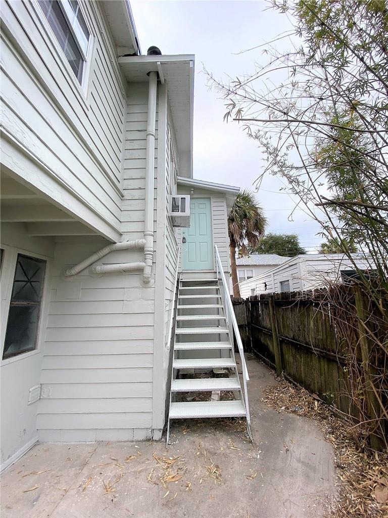 812 14Th Street North N – photo 1