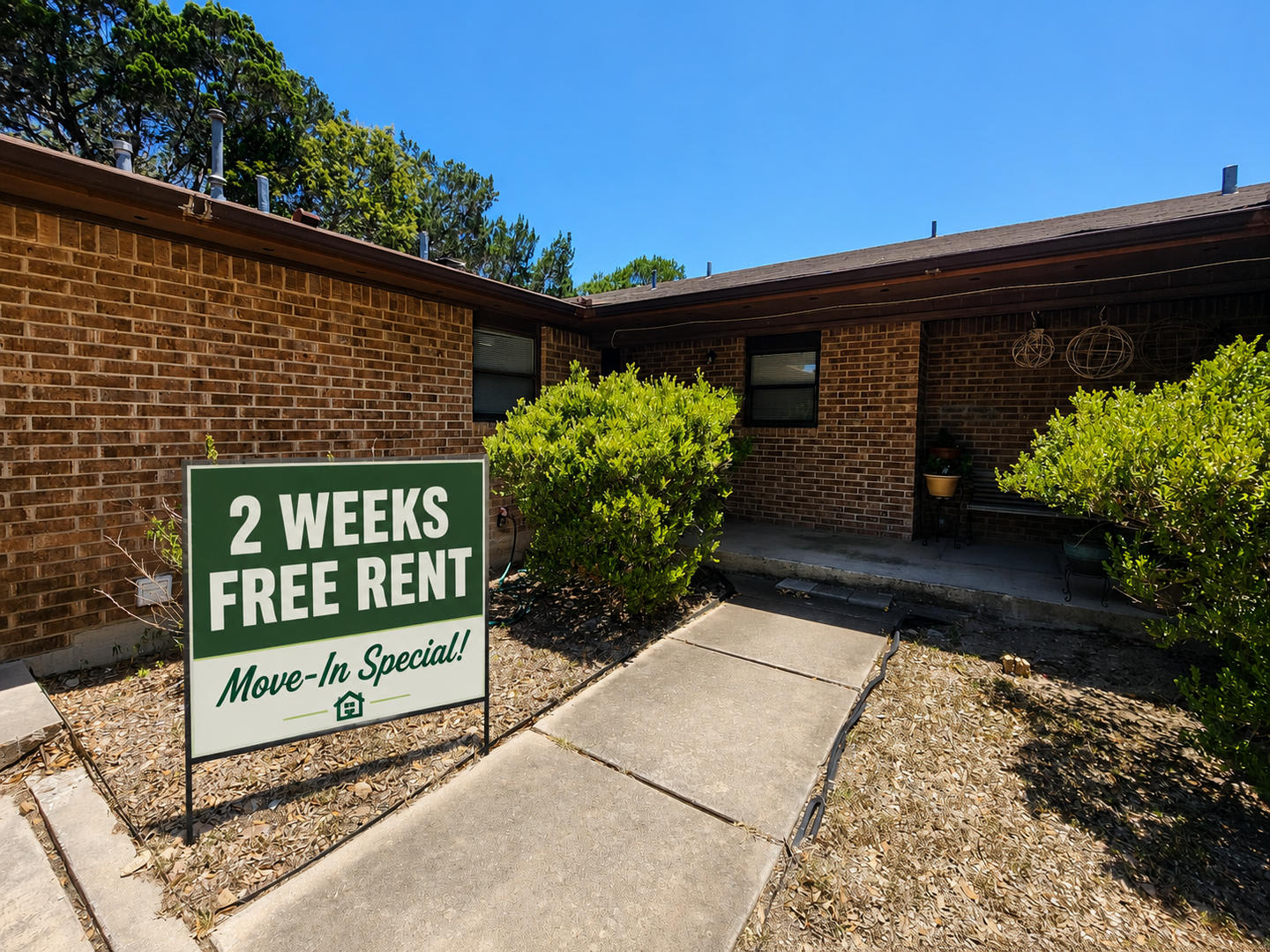 Walk To New Braunfels High School Water Included Deck Fireplace No Carpet Nbisd 2 Weeks Free Rent – photo 1