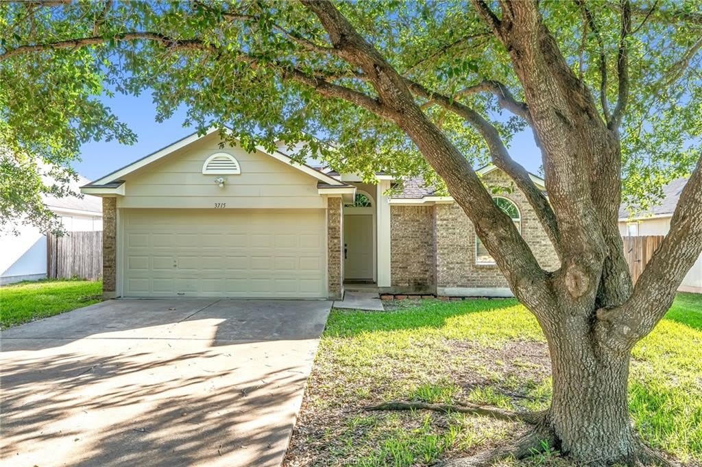 3715 Westfield Drive – photo 1