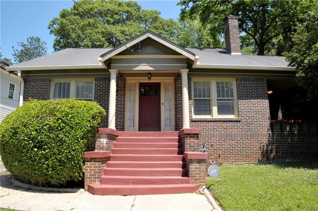 602 Sherwood Road NE – photo 1