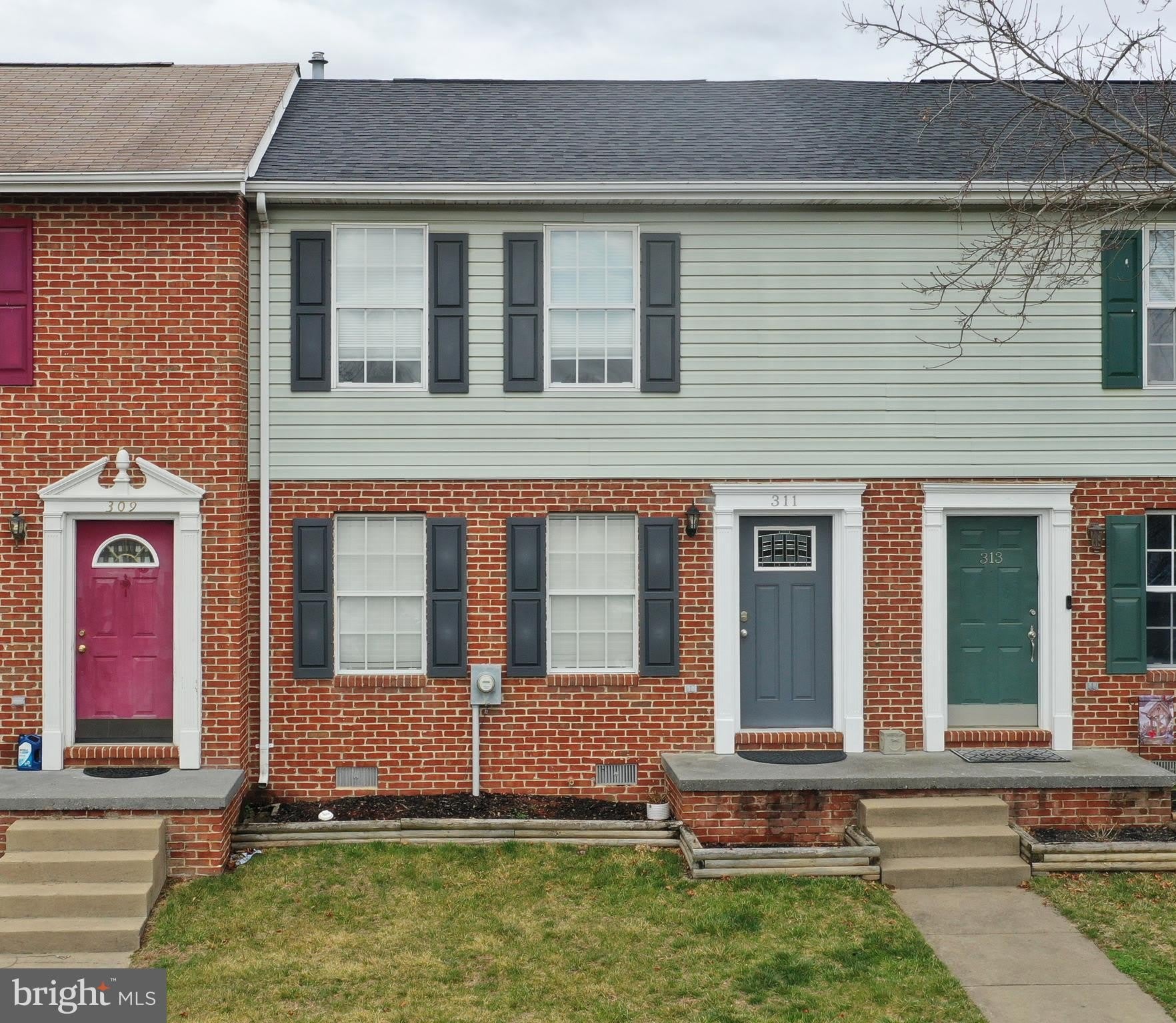 311 WILLOWBROOK Court – photo 1