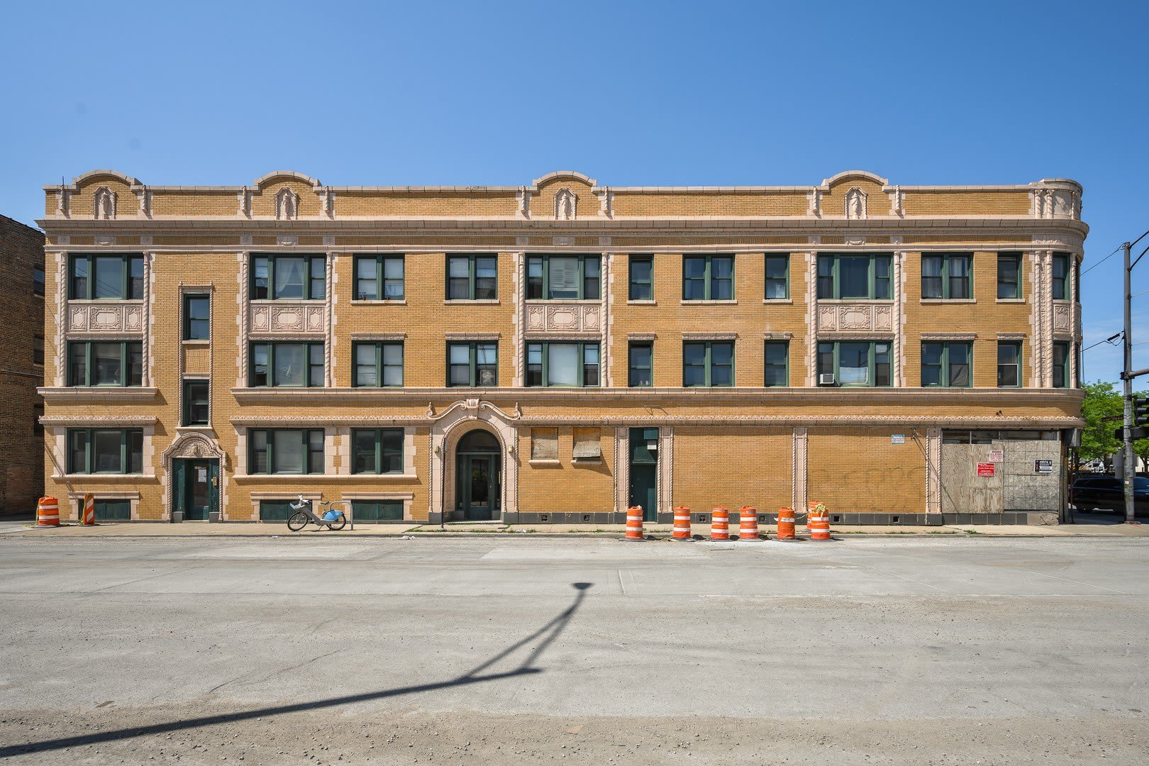 1206 W 83rd Street – photo 1