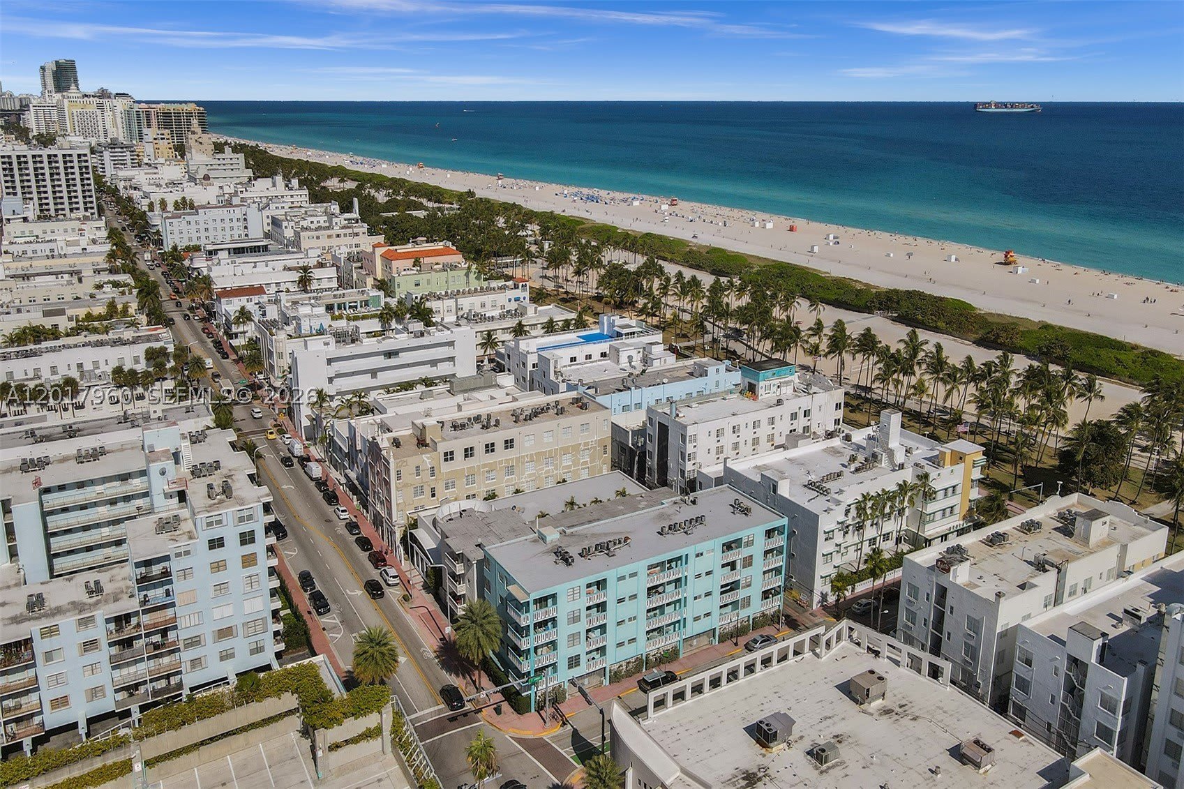 713 Collins Ave – photo 1