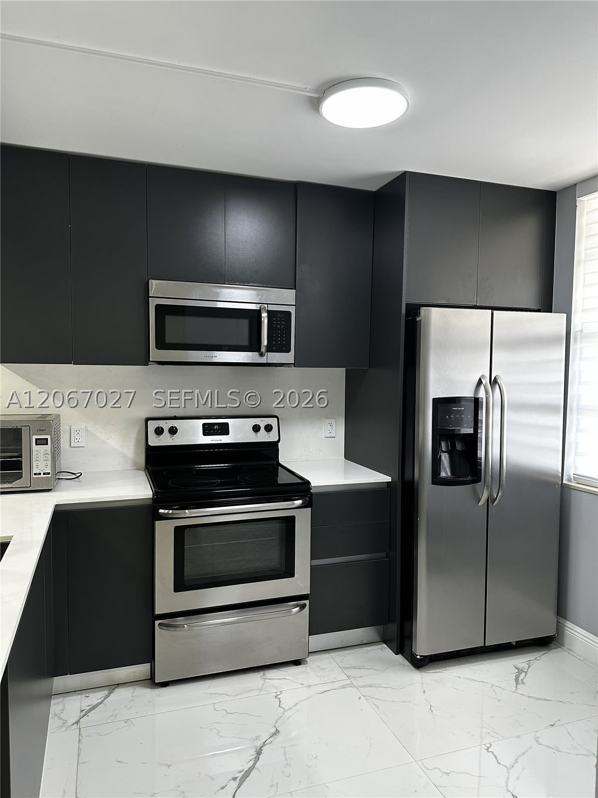 1719 Whitehall Dr – photo 1