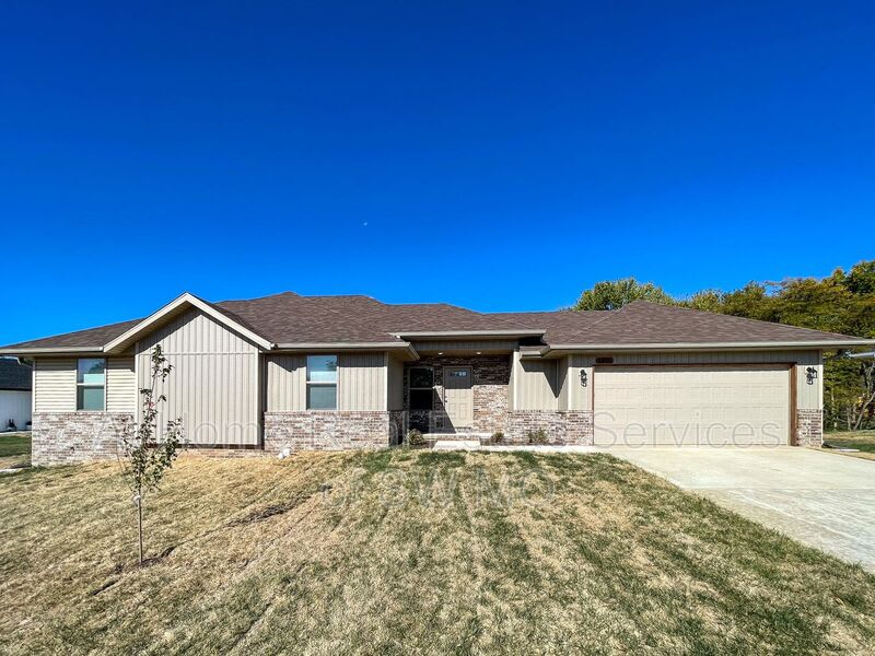 1901 S 15th Ave – photo 1