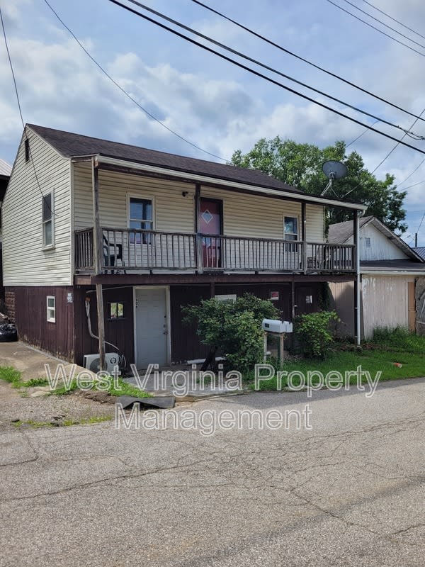 606 21st Street W – photo 1 of 12
