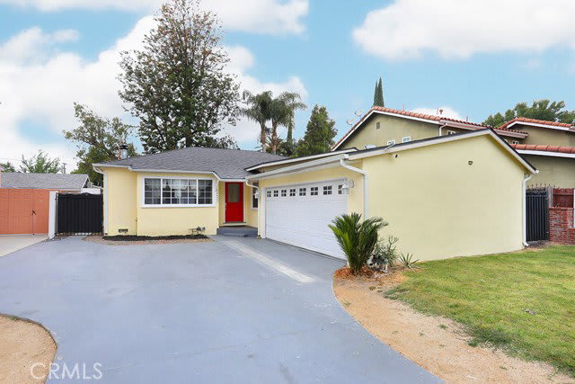 4433 Stern Avenue – photo 1