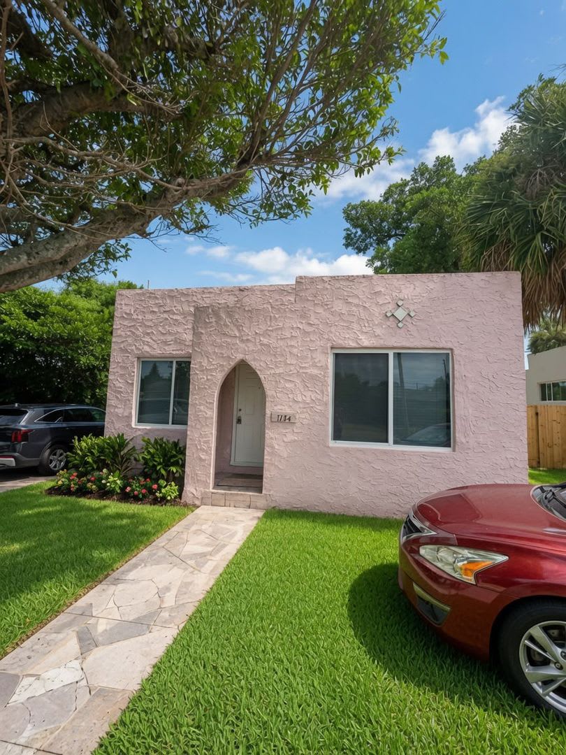 Newly Renovated 3 Bedroom Home – photo 1