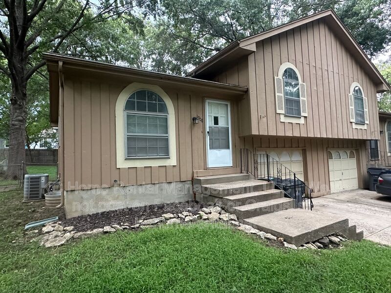 1906 E Cedar St – photo 1 of 312