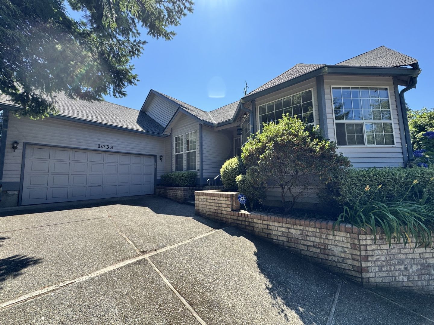 Well maintained 3 bed 2 bath rambler home in quiet Zenith neighborhood in Des Moines – photo 1