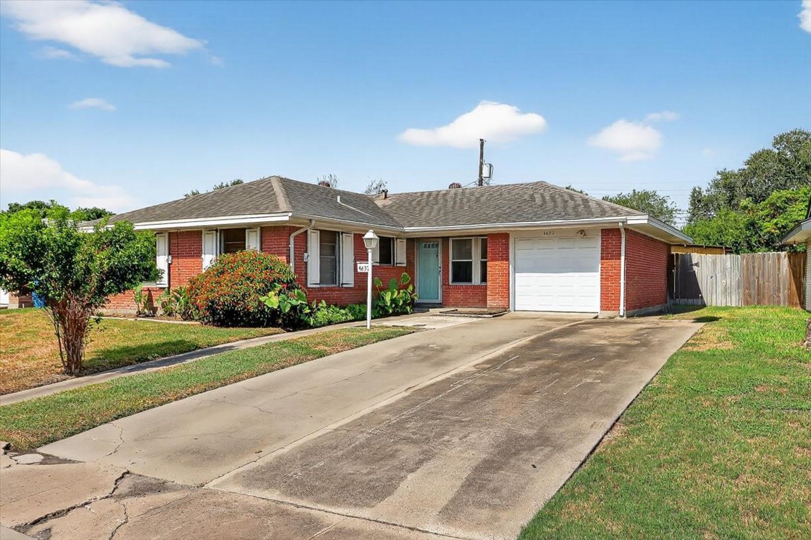 4637 Calvin – photo 1